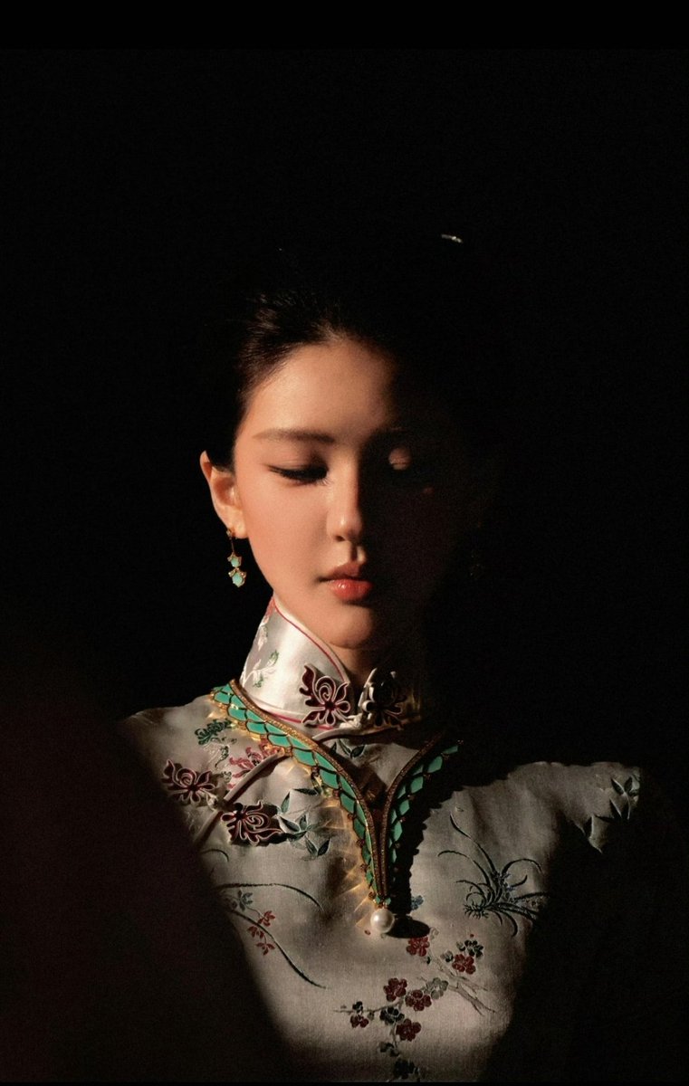 rosy_supremacy's tweet photo. Holy face card🔥

#ZhaoLusi
#RosyZhao https://t.co/xnBIYngQ8s