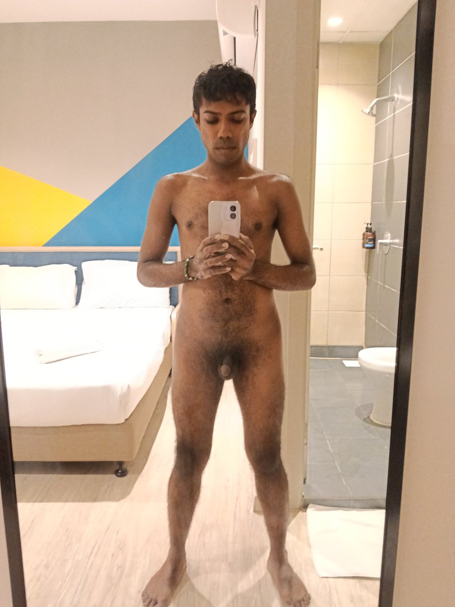 ejphoenix97's tweet photo. DESNUDATE in hotel....🤠😈🤤😋

#sg
#gay
#yummy
#versatile
#sub
#dom
#jb
#johor 
#hotel https://t.co/BIr1fNJg8F