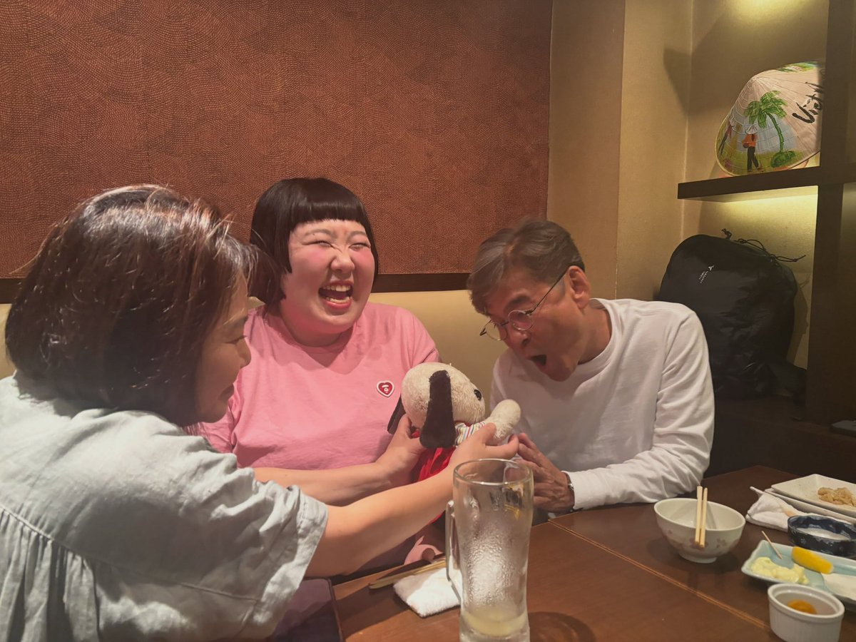 ChiYuririn2849's tweet photo. できあがってんな
あまりにもおもろすぎる絵面 https://t.co/OkEXAfaod7