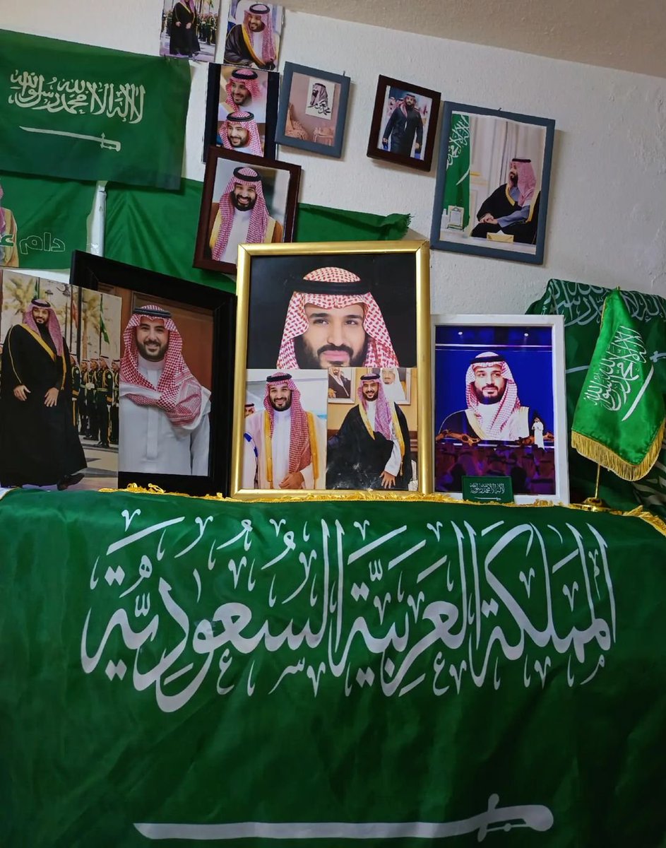 kbsalsaudFAN's tweet photo. رحم الله الإمام المؤسس الملك عبدالعزيز، موحّد البلاد وباني هذا المجد العظيم.
​آل سعود هم ثروتنا وفخرنا ولن نفترق عنهم أبداً. أدام الله ظل قيادتنا المباركة على رؤوسنا، وحفظ الله خادم الحرمين الشريفين الملك سلمان بن عبدالعزيز، وألبسه ثوب الصحة والعافية والعمر المديد.
​تحت راية آل سعود يبقى الوطن شامخاً ورايته خفاقة بالأمن والإزدهار. 🇸🇦⚔️💚
@kbsalsaud
​#الملك_سلمان #الملك_عبدالعزيز
 #السعودية
#الأمير_محمد_بن_سلمان