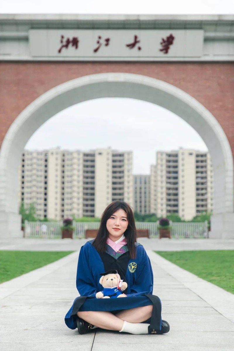 KenethCovill's tweet photo. Gracias por los momentos, compaeros! Este verano nos despedimos de la universidad, pero la amistad y los sueos siguen adelante.  #Graduación2024 https://t.co/mX91EFbBbE