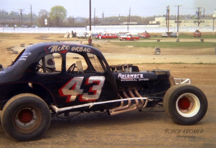 kromerpics's tweet photo. Mike Grbac in the Horton 43 at Nazareth 1972.
This black coupe 43 car eventually became Jimmy Horton's first race car.The story I heard from Jimmy years ago was when he wanted to start racing,his dad said if you can fix up the old crashed car (the black 43 coupe), you can race it https://t.co/FLckOZlvcr