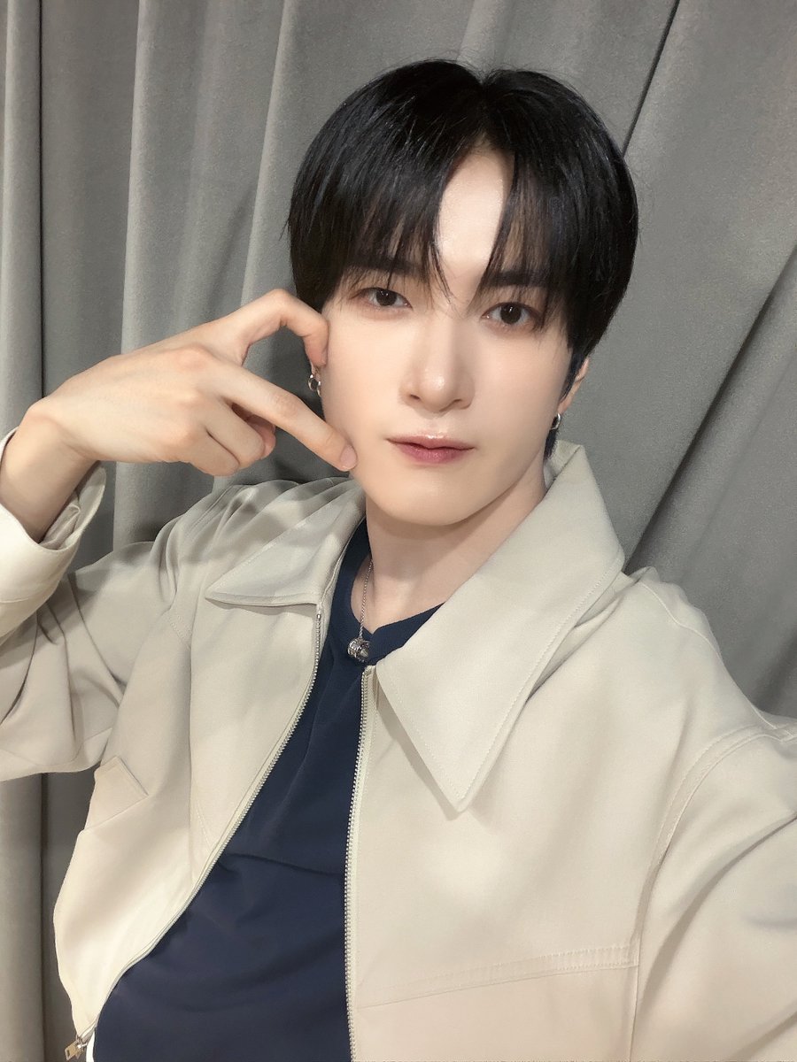 TRENDZ_OFFCL's tweet photo. [#윤우] 내 계절이다🐺🖤

#FROM_TRENDZ #TO_FRIENDZ #TRENDZ #트렌드지 https://t.co/likh7Nf6Kb