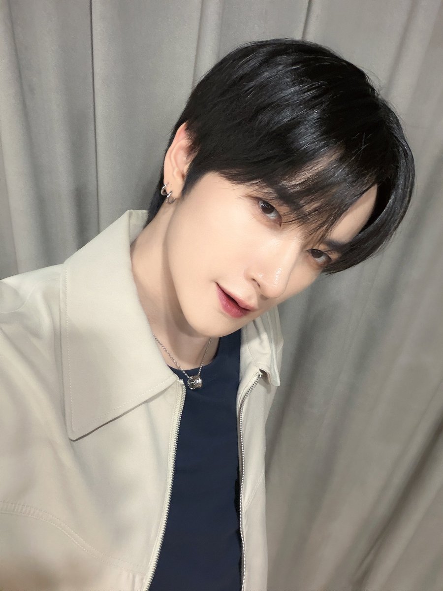 TRENDZ_OFFCL's tweet photo. [#윤우] 내 계절이다🐺🖤

#FROM_TRENDZ #TO_FRIENDZ #TRENDZ #트렌드지 https://t.co/likh7Nf6Kb
