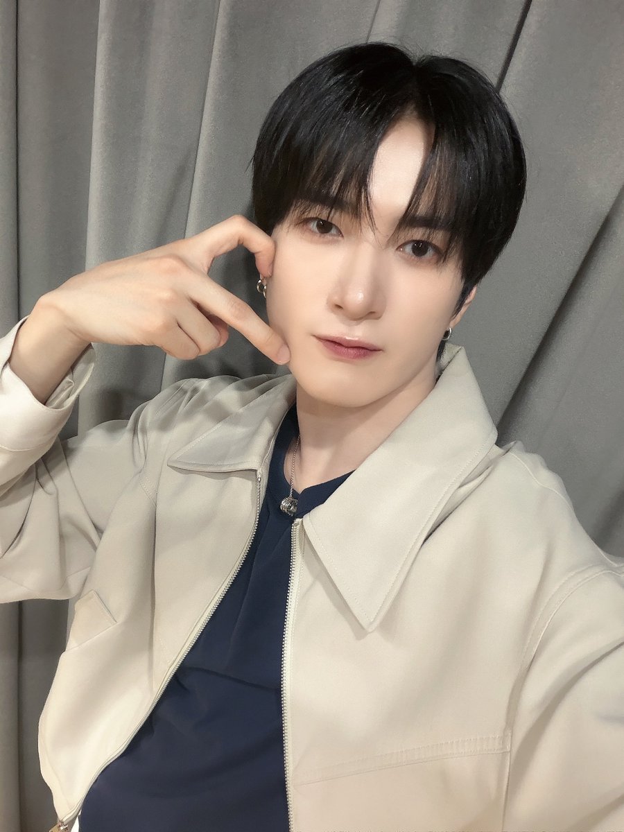 TRENDZ_OFFCL's tweet photo. [#윤우] 내 계절이다🐺🖤

#FROM_TRENDZ #TO_FRIENDZ #TRENDZ #트렌드지 https://t.co/likh7Nf6Kb