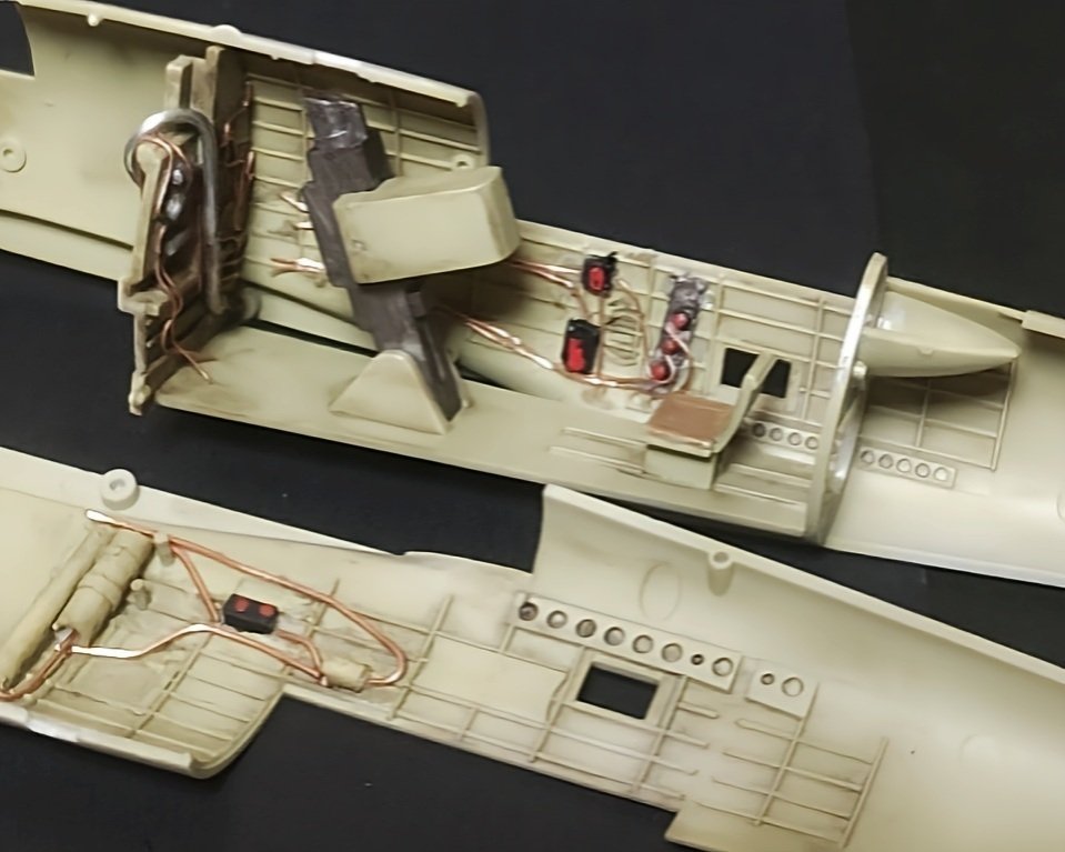 watapapa45's tweet photo. タミヤ1/48の百式司偵Ⅲ型改造防空戦闘機を作っています。
全・後席のパイピング等をして、金星エンジンもパイピングしてみました・・・組み立てると殆ど見えなくなりますがぁ(汗)😅 https://t.co/d2YhskoP5s