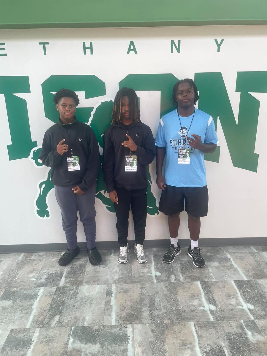 Nisaun_Jones's tweet photo. Blessed to have a great gameday visit at Bethany College! Grateful for the opportunity to experience the program and learn more about @BethanyWV_FB. Thank you to @CoachBlake41 and the staff for the invitation and hospitality! Roll Bison!🦬 #AG2G 
@CoachMeiguez @CoachColemanFB https://t.co/vjpk1NWPt0