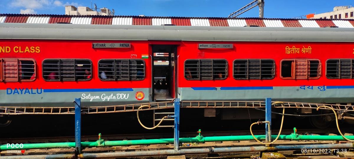 Katihar_rail's tweet photo. The Katihar-Patna Intercity Express (15713/14) will remain cancelled between Barauni and Patna from 21/09/2026 to 04/10/2026. This will cause immense inconvenience to thousands of daily commuters travelling to Patna on this route.

Just as the Lalitgram-Saharsa-Patna Rajya Rani Express has been diverted and routed via Barauni- Hajipur, terminated at Sonpur,

The Katihar-Patna Intercity Express should also be operated via Barauni–Hajipur to either Sonpur or Patliputra during these cancellation dates. This would greatly benefit thousands of daily commuters, including students, patients, working professionals, and businesspeople. Please operate the Katihar-Patna Intercity Express in the same manner as the Rajya Rani Express.

@ECRlyHJP @drmdnr @drm_sonpur @GM_ECRly @drm_kir @gm_nfr @RailNf @AshwiniVaishnaw @RailMinIndia @samrat4bjp @tarkishorepd @itariqanwar @girirajsinghbjp @Rajeshverma_LJP @BiharRailUsers
@PatnaRail_ @KatiharWale @Bihar_se_hai @News18Bihar @RailwaySeva