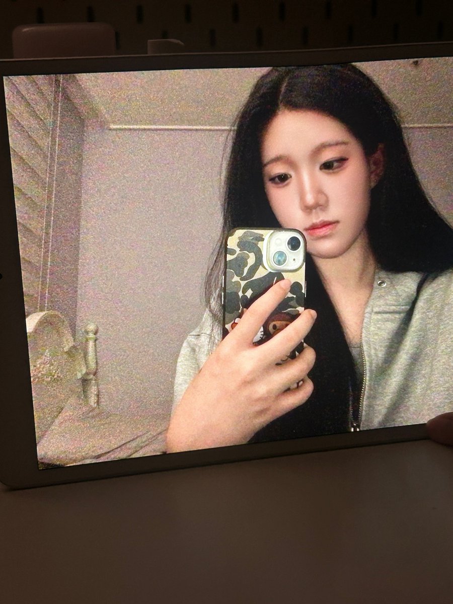 xxxwhyami's tweet photo. 이렇게 진한 화장은 처음이야~ https://t.co/TFuKBltTJb