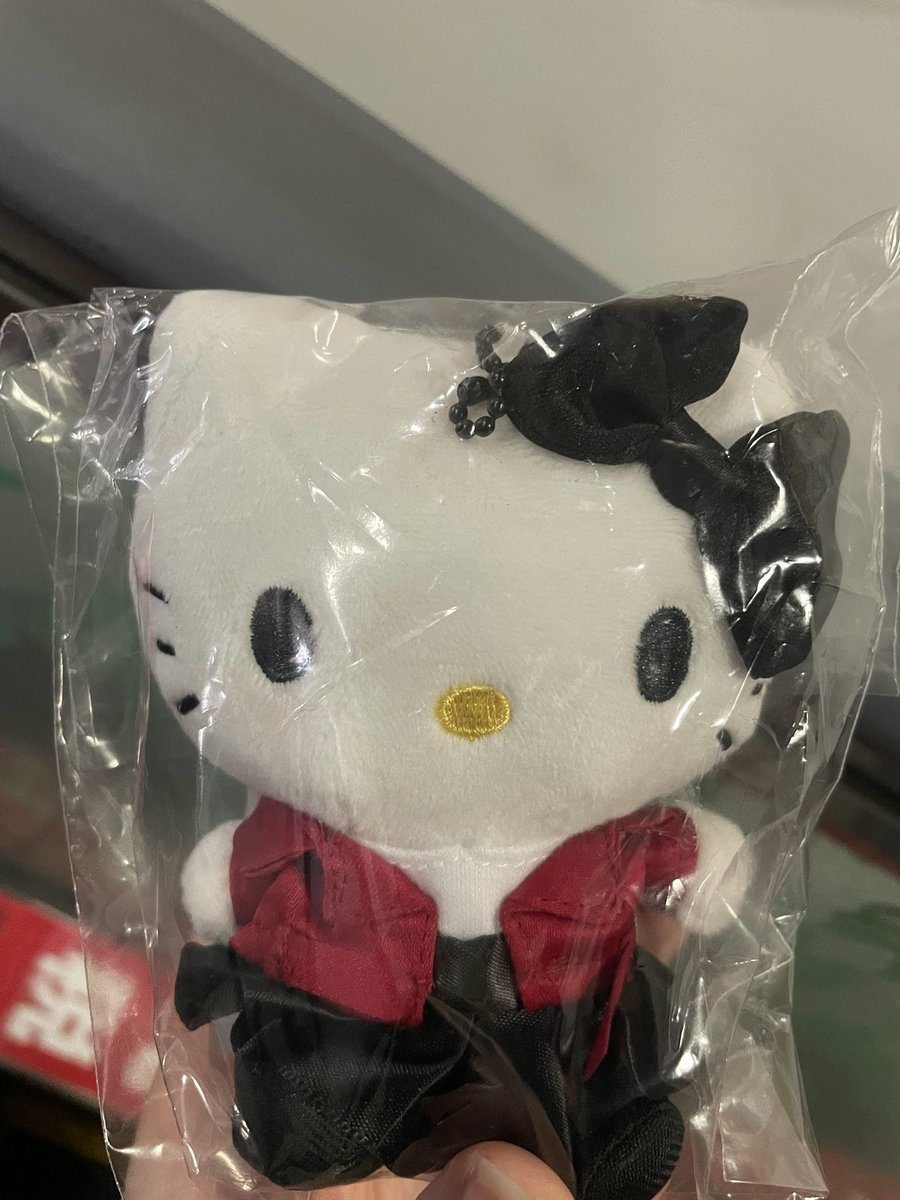 txgmtj's tweet photo. サンリオ 一番くじ 交換 
HappyくじSanrio characters PUNKS Party 〜Halloween2026〜

[譲] ハローキティ B賞
[求] タキシードサム B賞

心当たりある方DM、リプお願いします。2 https://t.co/Fykw8yJPBR