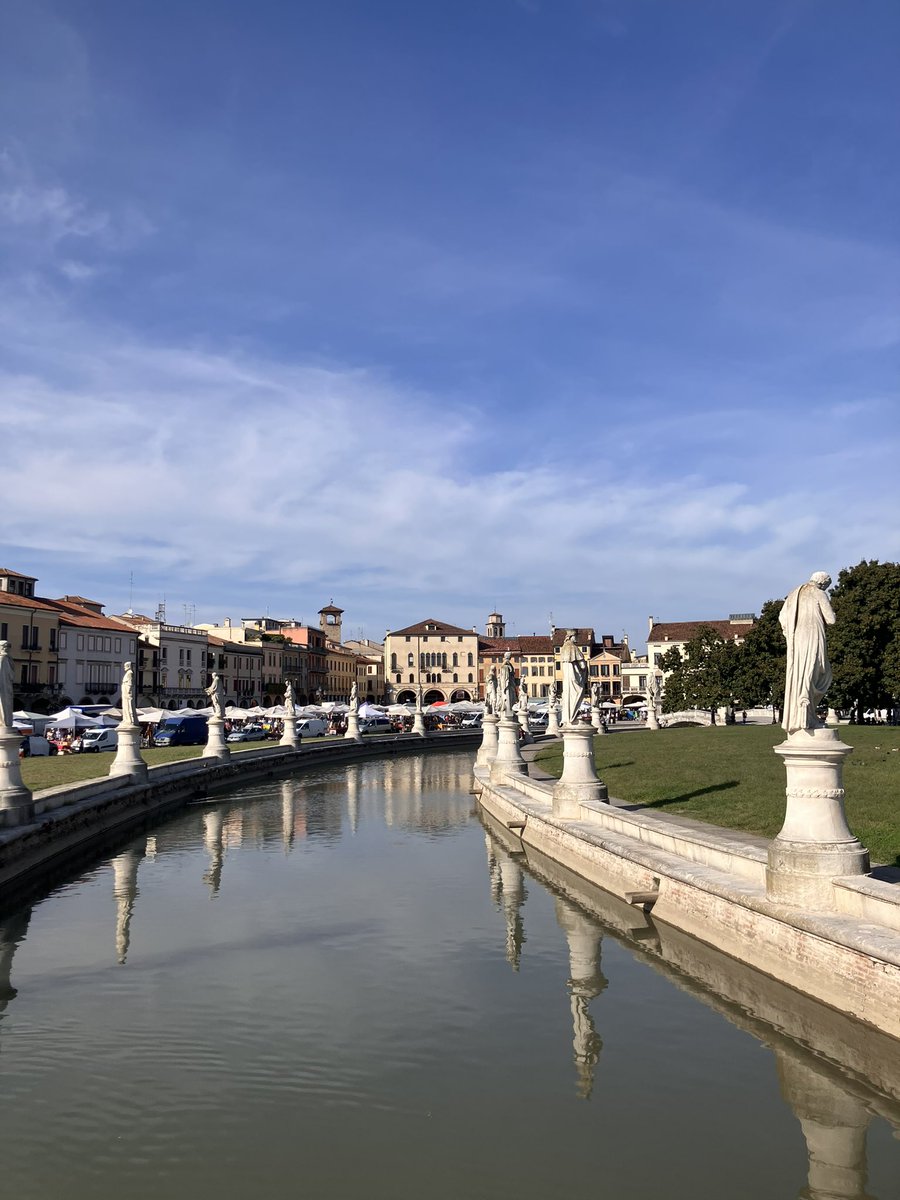 re0giri's tweet photo. can’t wait to romanticize the shit out of my uni life in padua https://t.co/ew8HooX7nX