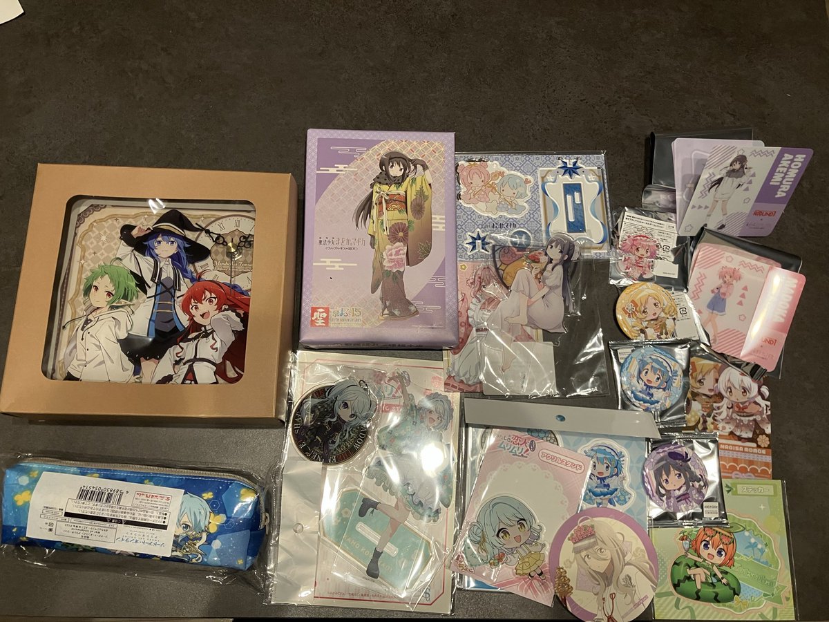 Daburyu369's tweet photo. 戦利品はこちらです
ランダム系は杏子だけ出ませんでした https://t.co/N2DYYzxSw7