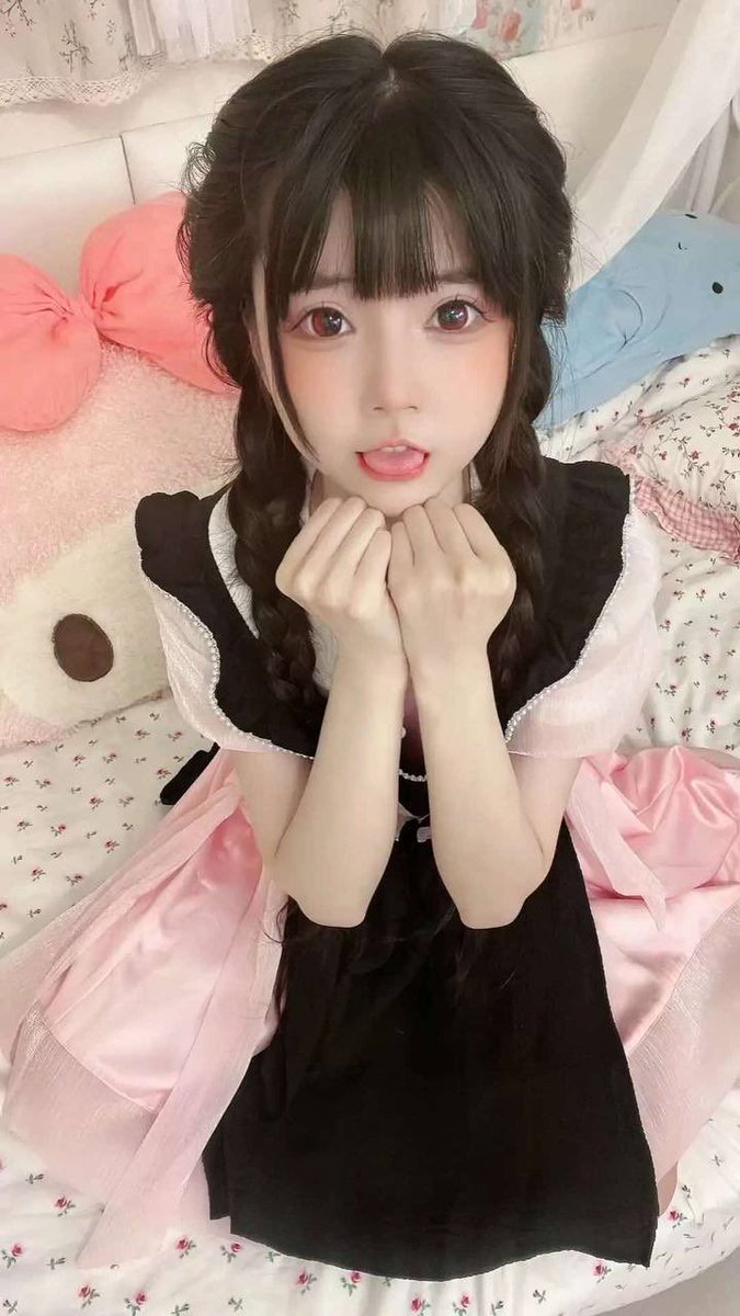 dawn33gj5's tweet photo. 周一要早起。开炫。开炫！

想发点照片  有人锐评女高福照吗

不要🚪直接给不墨迹  发完我要删了….. https://t.co/Tmo2FKkClz