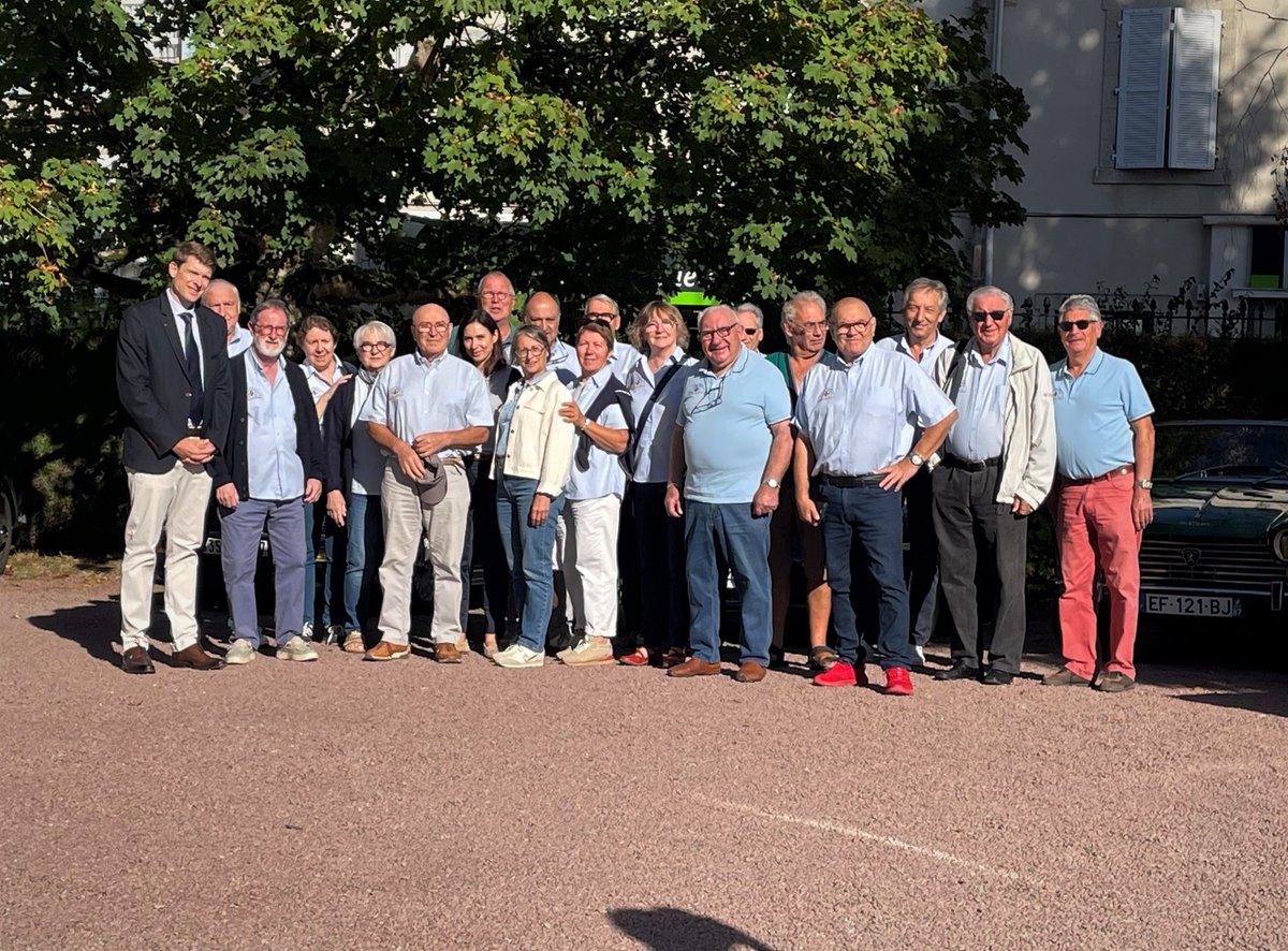 Prefet87's tweet photo. #JEP2026 | 🏛️ À l’occasion des Journées européennes du patrimoine, plus de 50 visiteurs ont franchi les portes de la sous-préfecture de #Bellac.
🖼️ Accompagnés tout au long de leur parcours, ils ont pu explorer les différents espaces du bâtiment et apprécier ses éléments architecturaux et patrimoniaux.
🚗 Samedi matin, une dizaine de voitures de collection, exposées dans le parc par le Club des véhicules d’époque de Bellac, sont également venues compléter la visite.