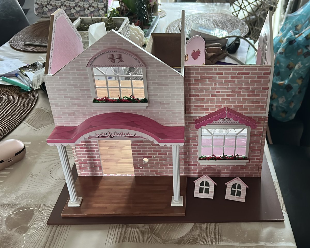 DrJas_Cheung's tweet photo. Week no. 8 progress so far
#Dollhouse #MiniatureDecor #PinkAesthetic https://t.co/DuaLn7nrfJ