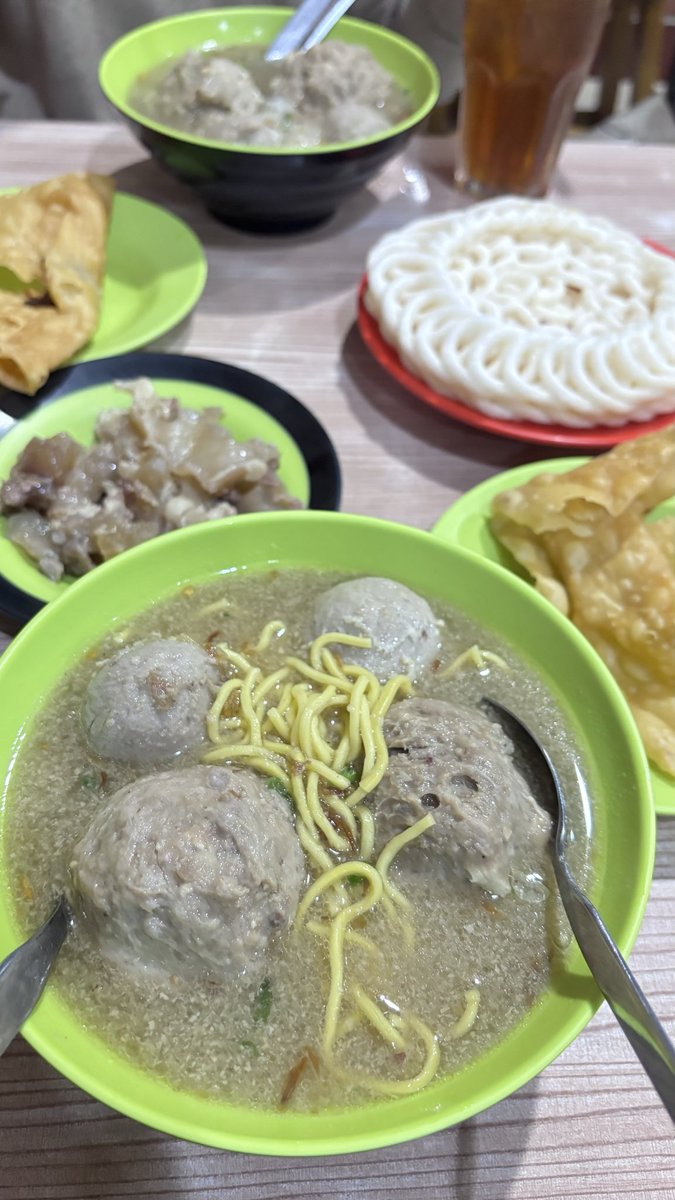 akuawomen's tweet photo. Sop buntut x Samratul 🔥 https://t.co/UEpYbUkz0f