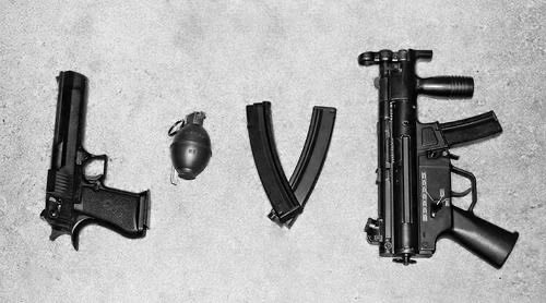 fcastlezayn's tweet photo. pov: frank castle is your bf https://t.co/TIA7evUgej