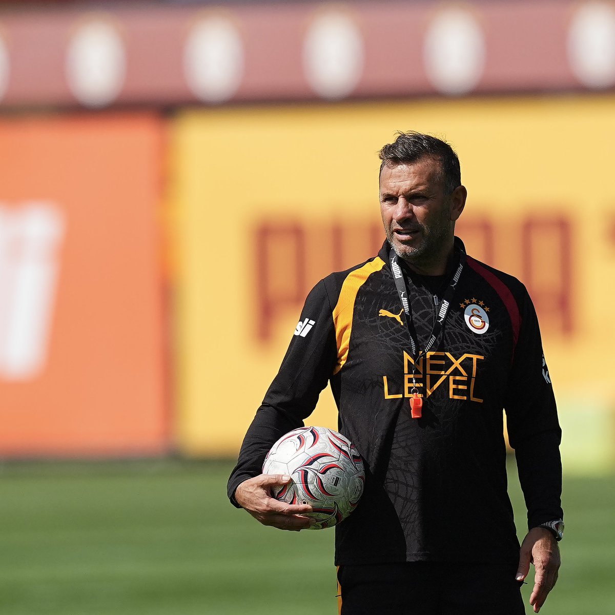 GSarayVideo's tweet photo. Galatasaray'da salı gününe kadar antrenman yapılacak. Salı gününden itibaren 5 gün izin yapılacak. (Yakup Çınar) https://t.co/K0ykGmrNMY