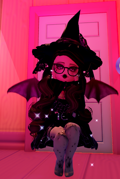 wulfychu's tweet photo. 12 confirmed halo outcomes will be released later on!! stay tuned spooky ghouls!👻🎃

#royalehgih #rhtc #royalehighroblox #royalloween #wickerycliffs #royalehighhalo #halo https://t.co/SS5pdbxB1o