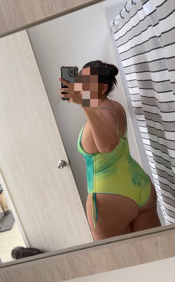 __rosex's tweet photo. me acompañas a piscina? 😋 https://t.co/ufaSTp5Y4s