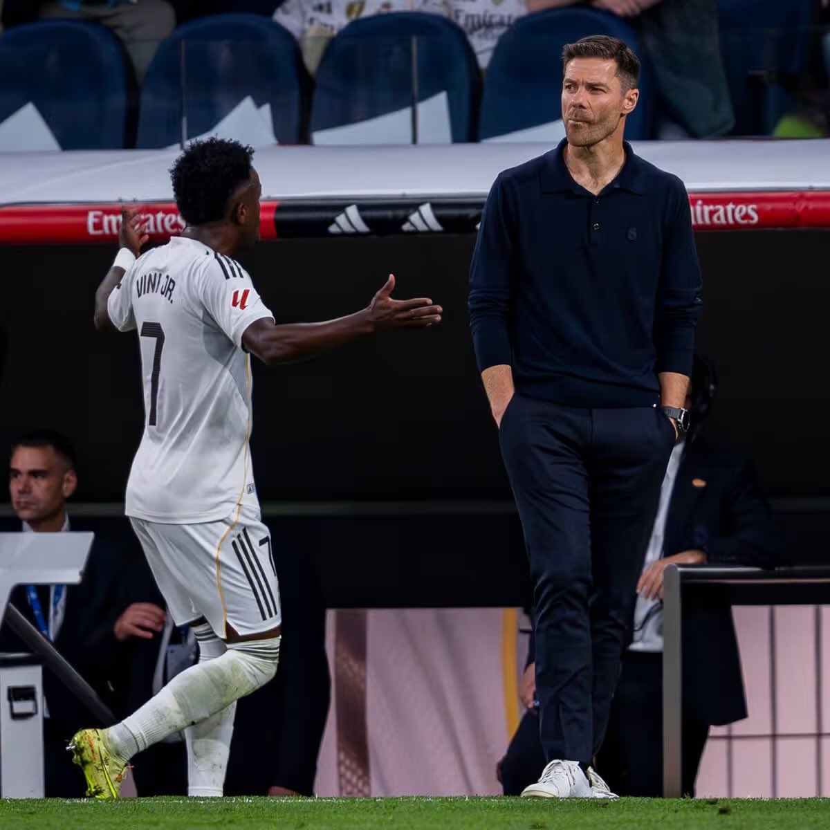 SeydinaOfficial's tweet photo. Sale hypocrite fallait faire la même chose avec José Mourinho 

tu nous a privé d’un très bon coach pour les dix prochaines années juste pour satisfaire ton égo de MERDE

T’es devenu nul le brésilien, t’as plus le niveau du Real Madrid 

Casse toi de mon club. https://t.co/CUH4xwKUCe