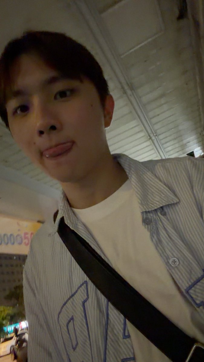 reminous_'s tweet photo. 보고싶어 https://t.co/JJwqMWEgjY