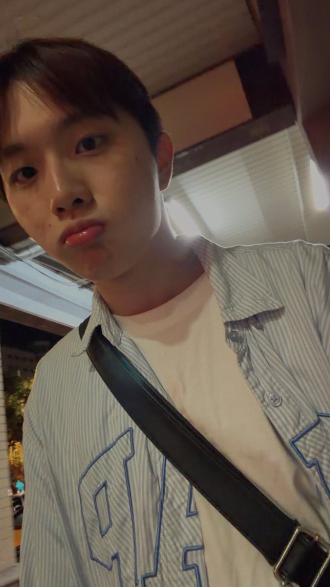 reminous_'s tweet photo. 보고싶어 https://t.co/JJwqMWEgjY