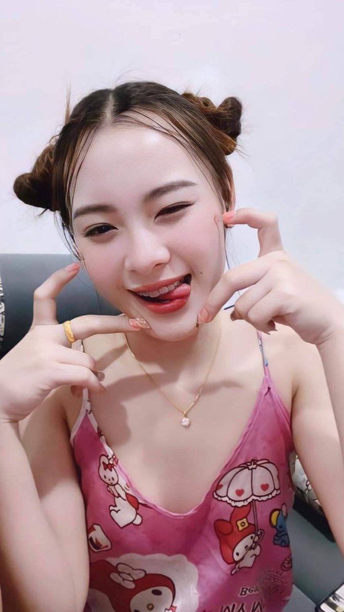 BuddyGarett's tweet photo. 1✨"ตอนแรกก็ไม่เชื่อ จนกระทั่งลองใช้เอง... ไอเทมลับที่บิวตี้บล็อกเกอร์เกาหลีโหวตให้เป็นอันดับ 1!" 💖 ครีมกันแดดเนื้อซูเฟล่ บางเบา คุมมันนาน 600/1💚🌟🌟🌟🌟🌟🌟🌟

🆔 :  @854cngfd

กดลิงค์เพิ่มเพื่อน
 https://t.co/UXle6JBFkm

#รับงานพัทยา
รับงานพัทยา https://t.co/ZcvCTkYKGX