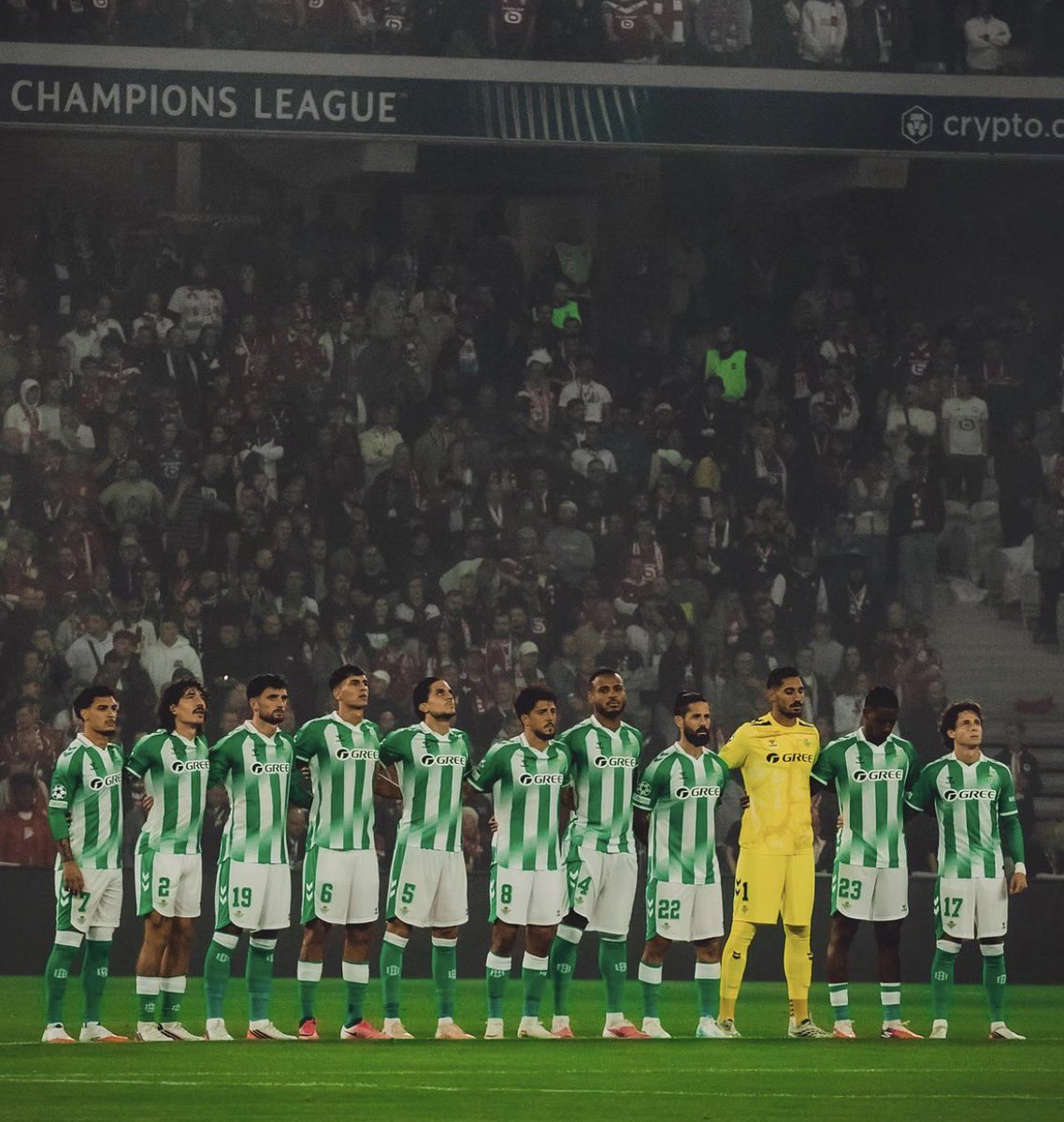 eliferbla's tweet photo. El Madrid cae.
El segundo puesto está ahí.
Y el Betis tiene 90 minutos para ir a por él.

Hoy no vale mirar.
Hoy no vale esperar.
HOY HAY QUE CREER.

Que Riazor sea testigo.
Que este equipo dé un paso al frente.

NO NOS FALLES REAL BETIS 💚 https://t.co/nSCCoqHNuZ