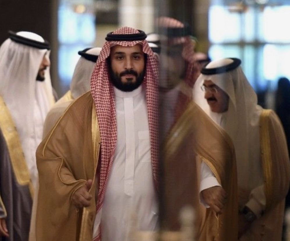 i7oap3's tweet photo. يا مشغل العالم ويا مبهر الناس 
حنا يابو سلمان خلفك بصفك

على الرخا و لا على كتم الانفاس 
تلقى شعوبك بين كفك و كفك

#MBS #محمد_بن_سلمان‌ #السعوديه_العظمى https://t.co/OAVATwvMhA