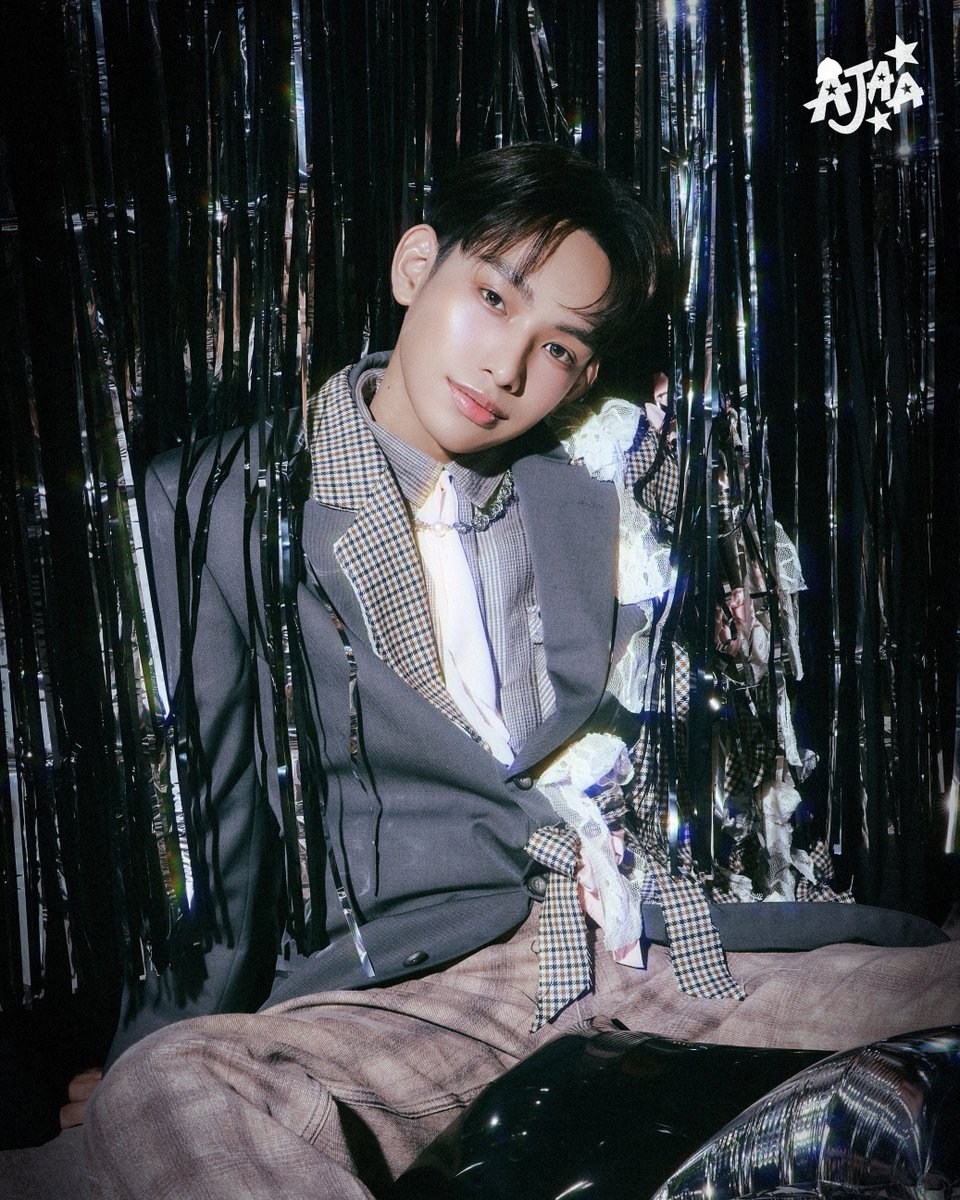 AJAAofc's tweet photo. AJAA: ‘KAKABAKABA’ Concept Photo [ AXL ] 🪩    

📅: 09.25.2026 | 7PM    

⭐️ STREAM NOW:  
https://t.co/5C9hLP0UR5 

#AJAA #4ÜS #KAKABAKABA #AJAA_AXL #AJAA_COMEBACK https://t.co/dEeIw7gc6Z