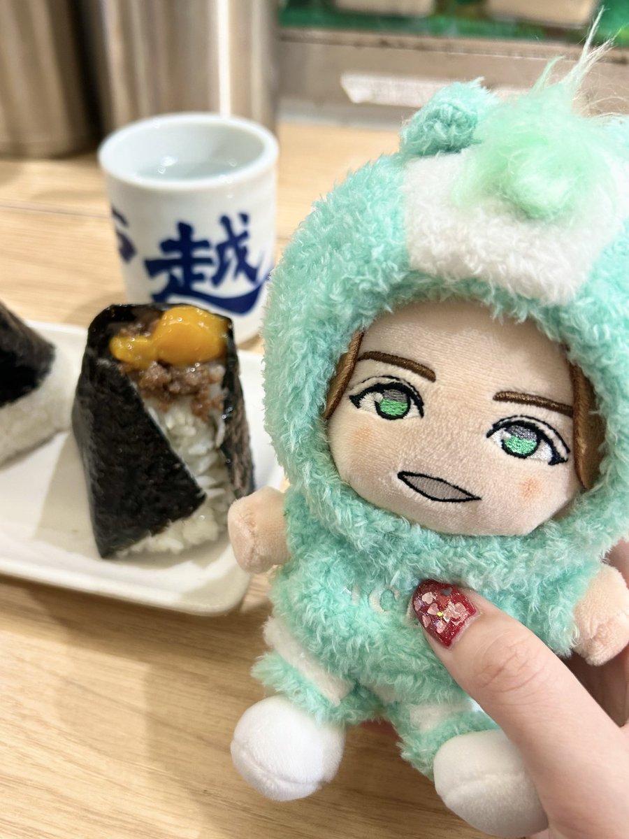 a___123468's tweet photo. 深田と同じ卵黄肉そぼろだけにするつもりが3個も食べちゃった🐷💚 https://t.co/651h5k9A9O