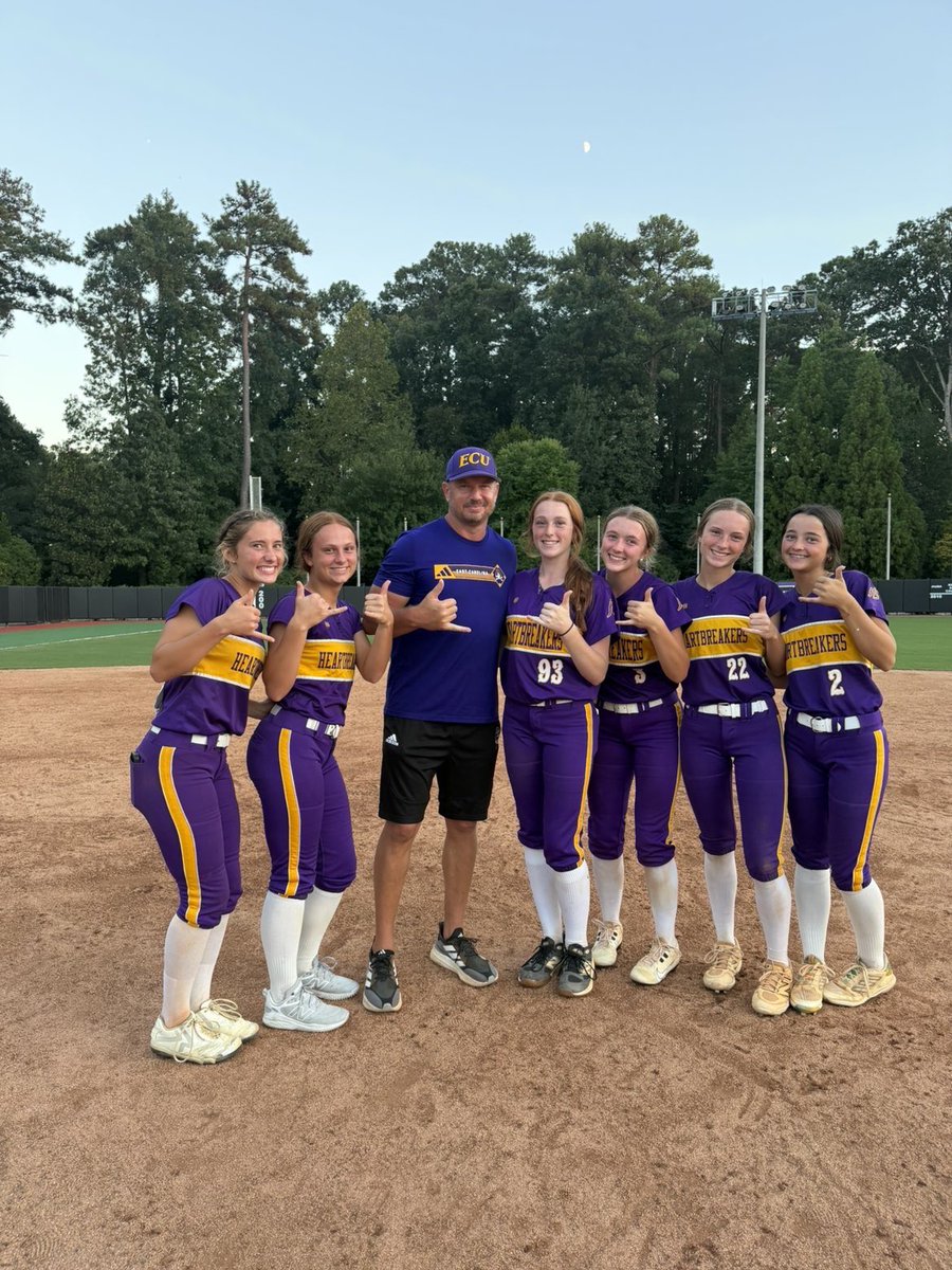 BrookeRose2029's tweet photo. I had an amazing time at the @ecu__softball prospect camp! Thank you to the coaching staff helping me grow and compete in my game! Cant wait to be back! 💛💜🏴‍☠️@ncheartbreakers @Nationals_Coach @ShaneWinkler @jennacone @LexieHandley https://t.co/yshScVyIVf