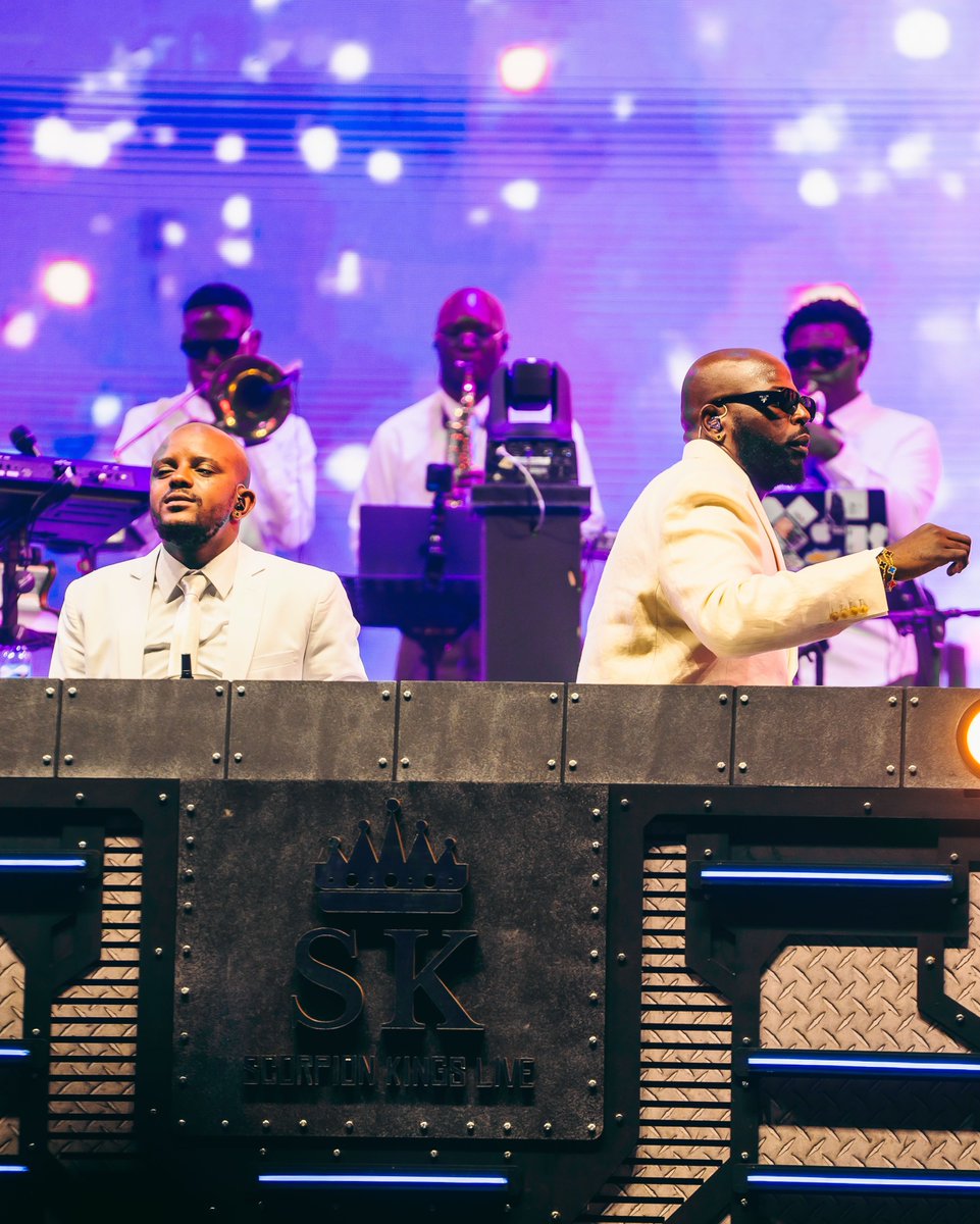 AfricaFactsZone's tweet photo. Scorpion Kings (DJ Maphorisa and Kabza De Small) have sold out 94,736 capacity FNB Stadium in South Africa.

They sold out 51,762-capacity Loftus Versfeld Stadium in Pretoria last year. https://t.co/lUCno6v8f4