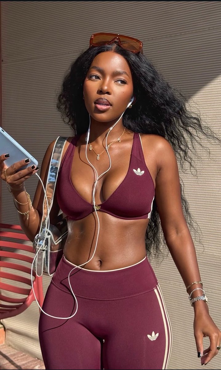 boitymoreosele's tweet photo. With a body like this, I’d never sit down shem.🥹🤍

Snikiwe Mhlongo 🇿🇦🔥 https://t.co/hN1BXYlHe2