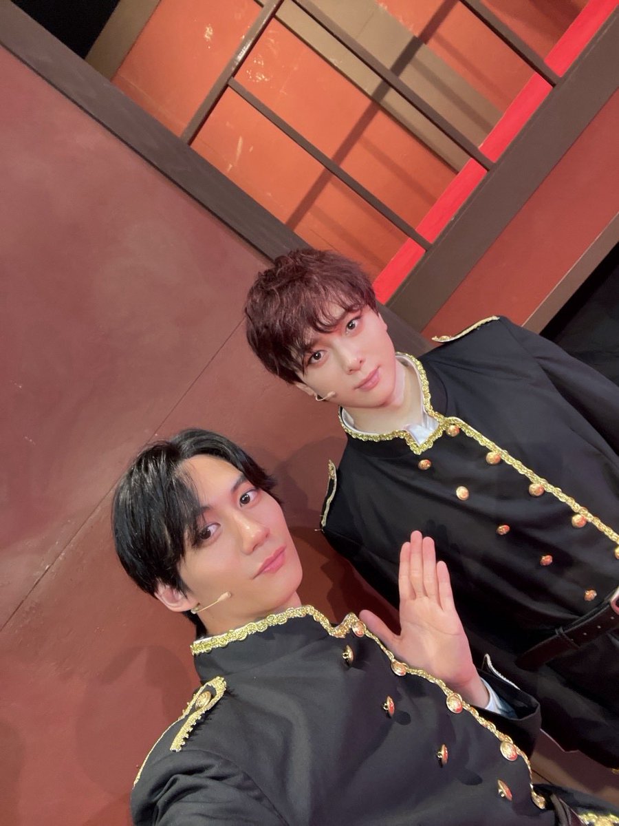 K_aisawa_fr's tweet photo. GEKIIKE本公演第17回
『月下燦然ノ星‐帝都綺譚‐』

9/20ソワレ公演、終了しました！！

足元の悪い中、たくさんのお客様にご来場いただき、本当に感謝の気持ちでいっぱいです🈵

ご来場くださった皆さま、ありがとうございました！！

どうかお気をつけてお帰りください☔️
看板役者の朝陽くんと📸 https://t.co/xOWBESJG5o