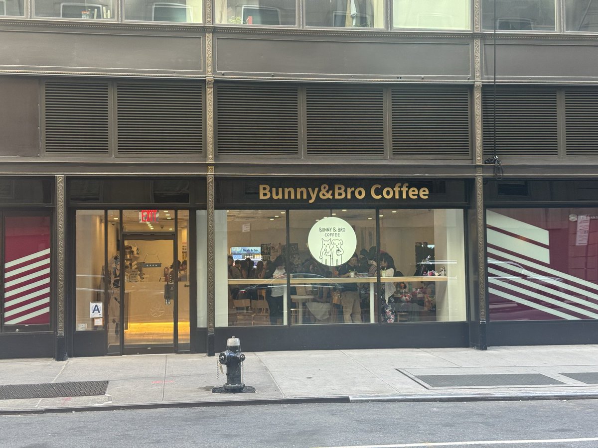 RahulChadha75's tweet photo. Can’t stop admiring how creative this market is!

Love my #coffee #newyork https://t.co/9xzK2ZOc1T