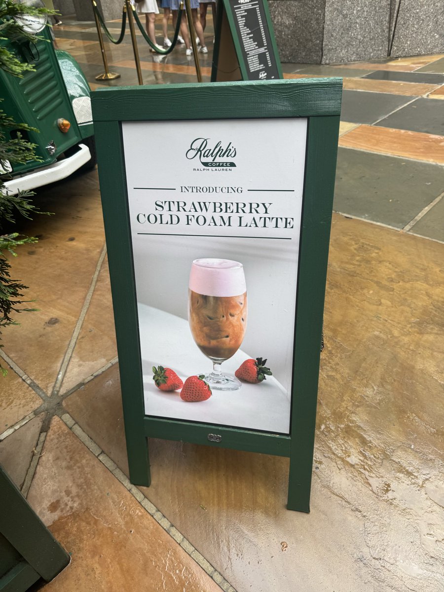 RahulChadha75's tweet photo. Can’t stop admiring how creative this market is!

Love my #coffee #newyork https://t.co/9xzK2ZOc1T