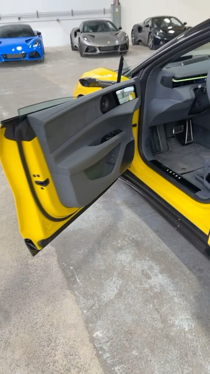 josedavidMoll's tweet photo. The 2025 Lotus Emeya EV doors open and close automatically. You can control each door through the infotainment system. Pretty cool! https://t.co/YhXC7YYEeL