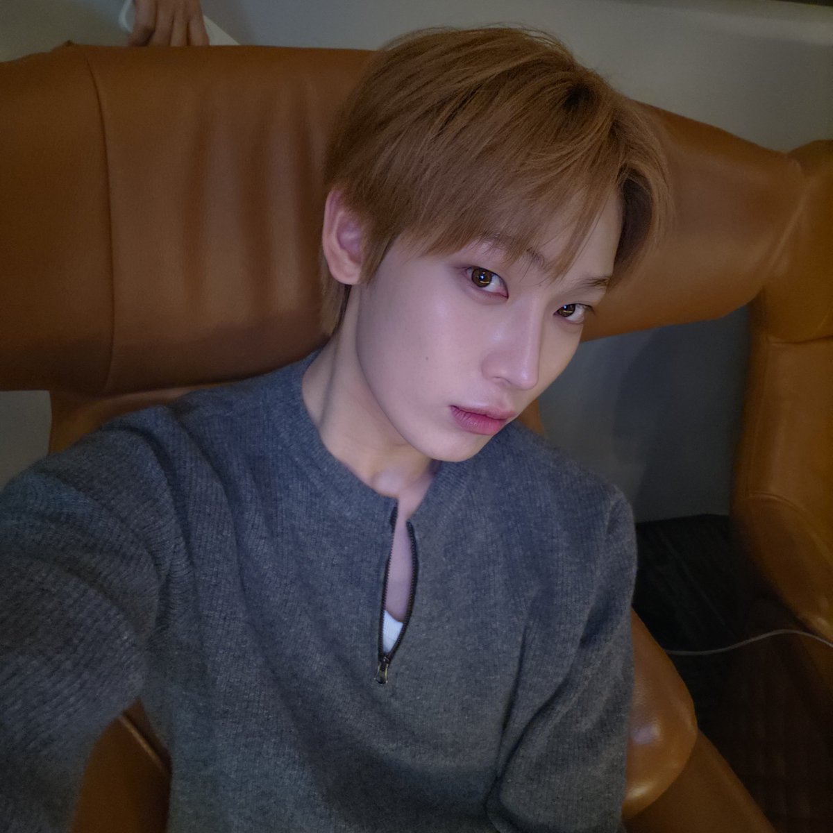 ElleLunaVSN's tweet photo. RT @blckpnksn: 260920 Weverse post #SUNOO #선우

🦊: 🩶(남찍사는 정원이가 찍어줌 ㅎ https://t.co/f9fodIw6K6