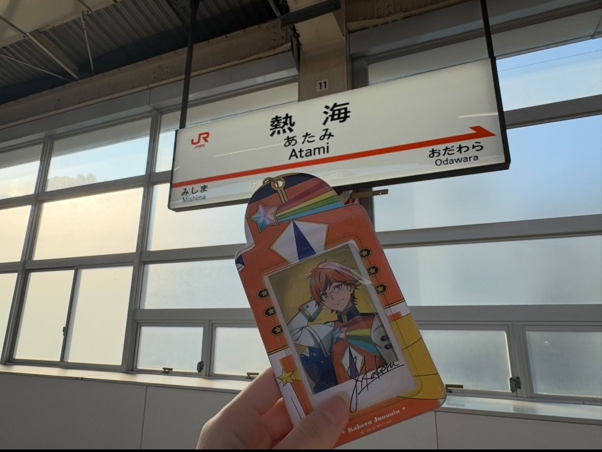 rinar_o0's tweet photo. ←去年　今年→

今年も行ってきたけどこんな写真ばっか撮ってんの意味わからんすぎる https://t.co/bMZCvjbQw4