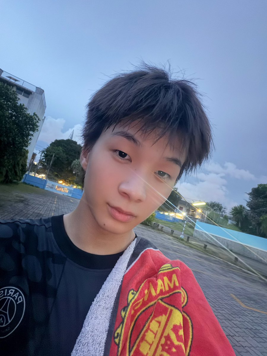 zennyysu's tweet photo. เตะบอลกันนน https://t.co/xgWeXEqjN2