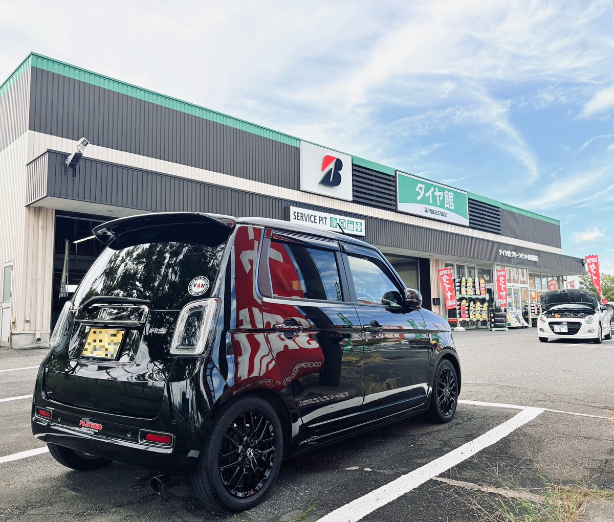 ichi8808z's tweet photo. 2か月待ちのKYB Lowfer Sports Plus
取付とアライメント調整をして頂きました。
純正サスペンションよりしなやかでビックリ🫢
その後、減衰力を最大の14で走行。段差でもそこまでのゴツゴツ感はない感じ🤔
#KYB
#タイヤ館グリーンピット新潟横越店
#NONE https://t.co/ol0itSTyLS