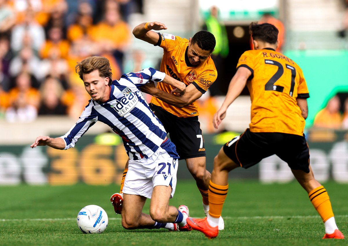 Wolves's tweet photo. 30 minutes in and we're still looking for a breakthrough 👊 https://t.co/mMa92ELhW9