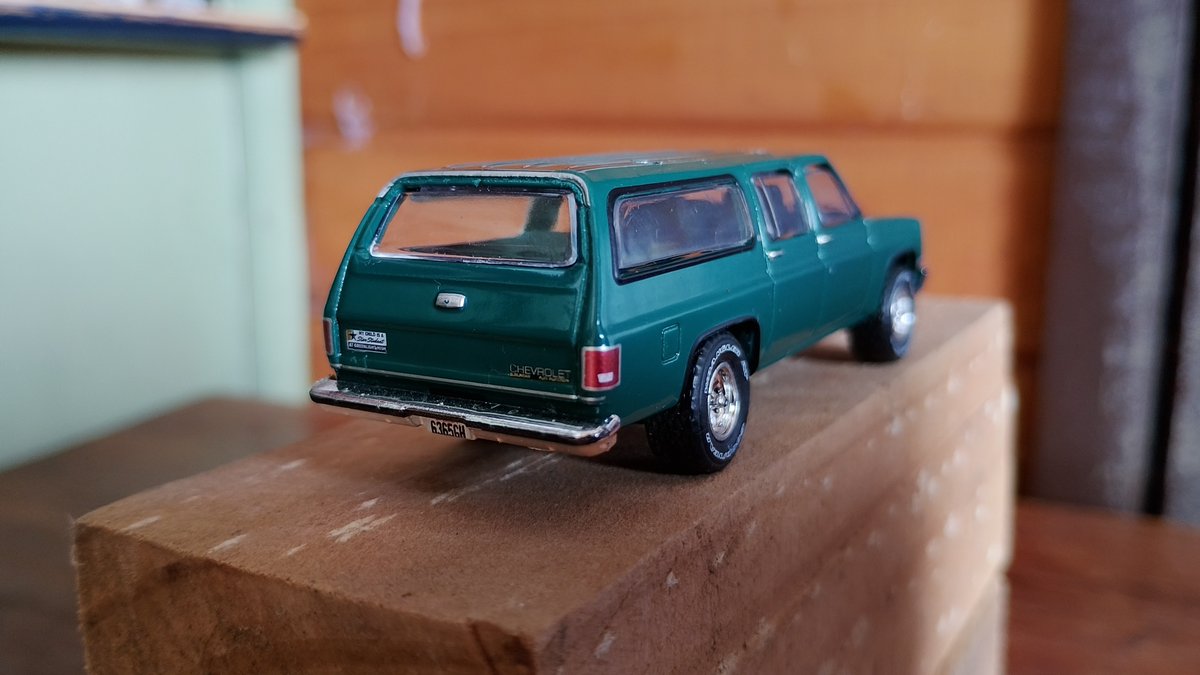ChannelWalmart's tweet photo. 1990 Chevrolet Suburban https://t.co/xaZnY6IXvz