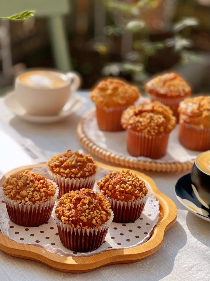 MaximaRedf7j3's tweet photo. Just pulled the fluffiest vanilla sour cream muffins out of the oven—warm, fragrant, and perfect for a lazy Sunday coffee break https://t.co/T3LE0IT0w5