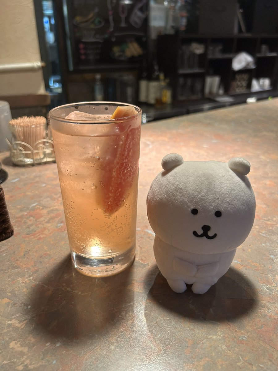Momo_backup's tweet photo. 久しぶりのサフランサフランで厚切りポークジンジャーとホタテフライのセット。ポークもホタテもラフランスの冷製スープもグレフルサワーも、サイドも何もかも美味しい。観光客が押し寄せないから静かでオススメ #京都 #洋食 https://t.co/9lSYyIP590