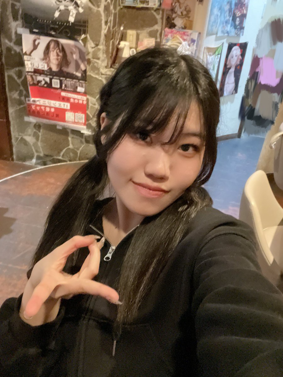 Purin_guild's tweet photo. やっぽい‼️新人ぷりんちゃんろぐいんだょ‼️パーカー着てネイルチップしてるかなんかぎゃるい‼️ネイルチップ2個取れたけど😗
あとなんか機械の調子わるめ、❓🥲スシ食いねぇ流れてる🥲 https://t.co/Mb3RGHH6M4