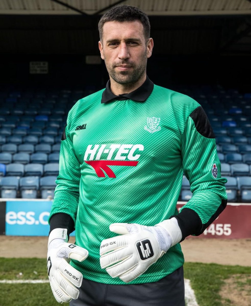 PROGK's tweet photo. RTs appreciated!

All this glove for £40!

Spend over £90 with us, we will give you FREE P&amp;P to anywhere in the UK, IOM &amp; CI! 

Nearly 20 years of experience producing top level goalkeeping gloves to goalies all over the world. 

https://t.co/arFWcvQwG5 🧤👀 https://t.co/lFfEGD3UWD