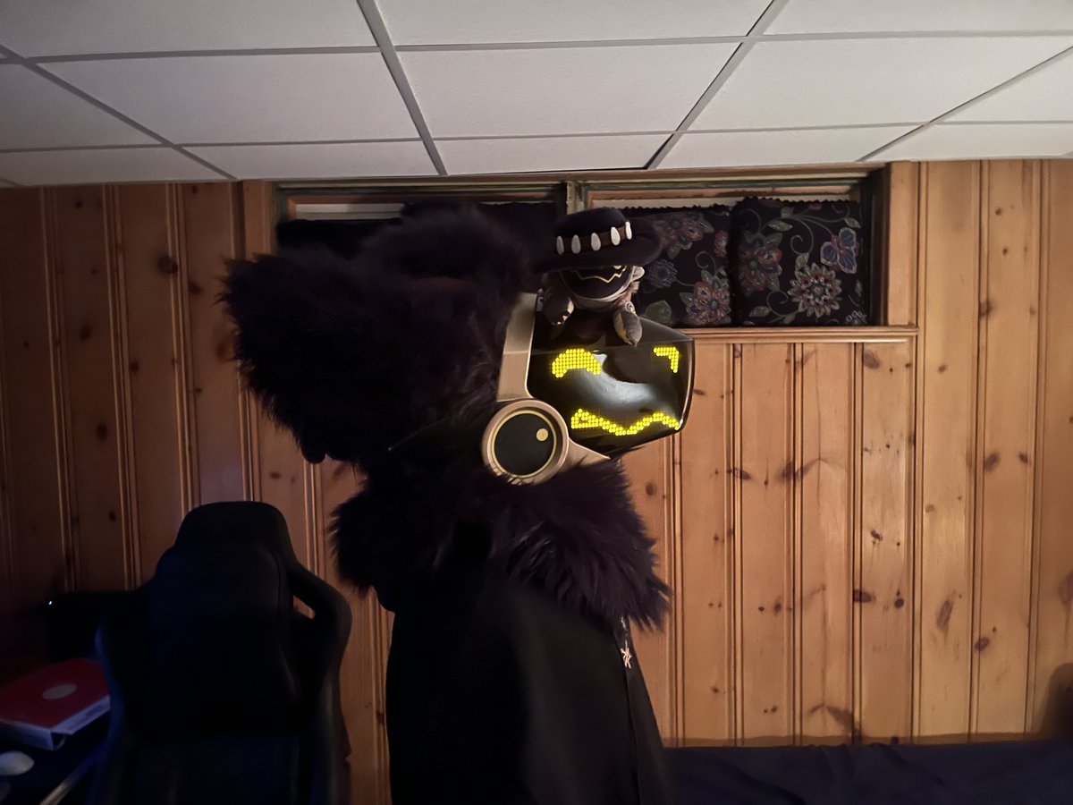 NGZ_xJ's tweet photo. does the little guy have aura?
#fursuit #protogen #protobean https://t.co/MwJRqZGmml